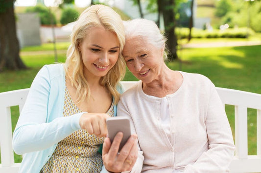 Top Mobile Phone Features for Elderly Users